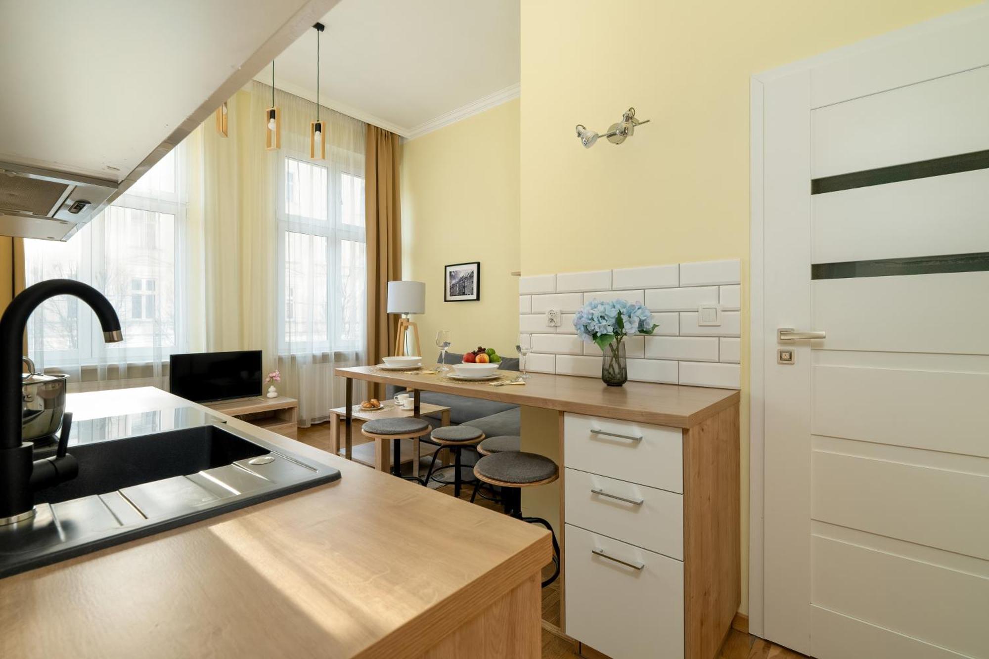 Apartament Jasne Studia Very Berry W Centrum Poznania By Renters
