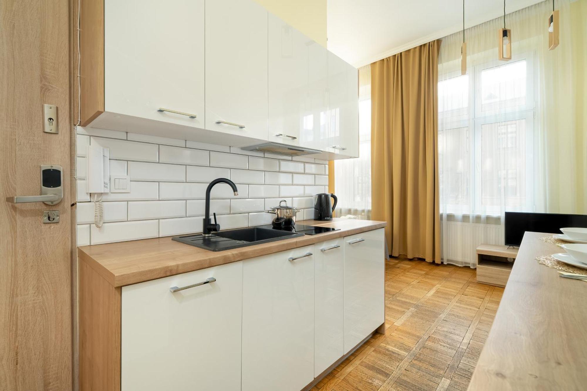 Jasne Studia Very Berry W Centrum Poznania By Renters * Poznań