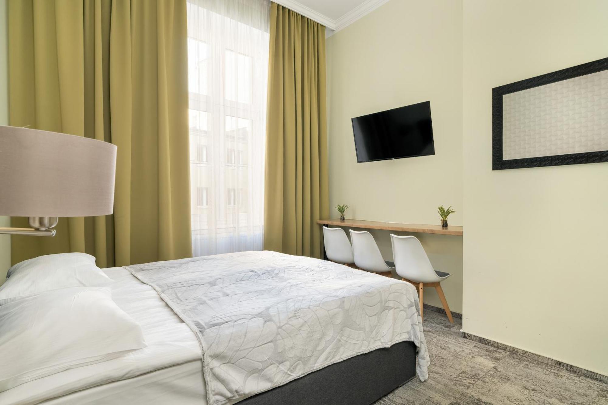 Jasne Studia Very Berry W Centrum Poznania By Renters * Poznań