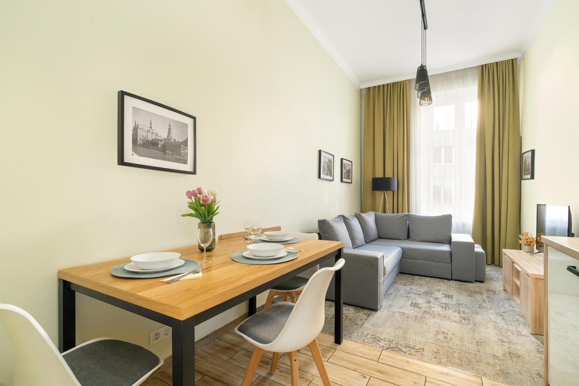 Jasne Studia Very Berry W Centrum Poznania By Renters Apartament